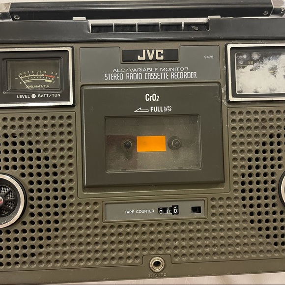 VINTAGE JVC ALC/Variable Monitor Stereo Radio Cassette Recorder No. 9475 - Picture 5 of 12